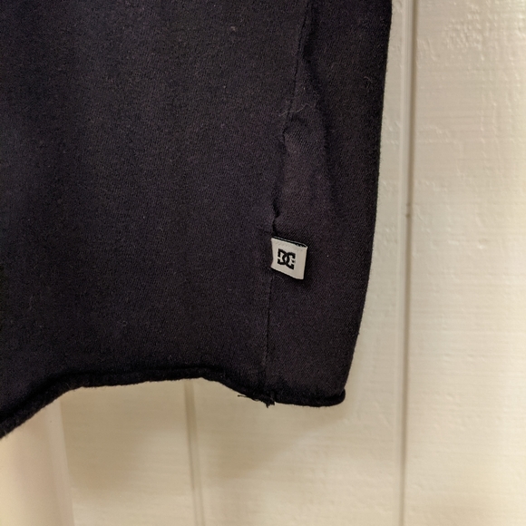 Hurley DC Shoes 2/lot Graphic Tee Size M 494 - Picture 10 of 15